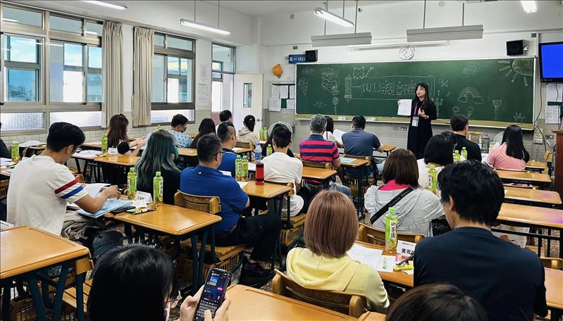 高一親職教育暨親師座談會，校長、科主任及家長們一同參與，創造你(妳)的無限可能。