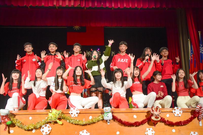 外語群聖誕PARTY＋時尚群聖誕創意造型比賽  
育達高中校園充滿耶誕溫馨歡樂氣息