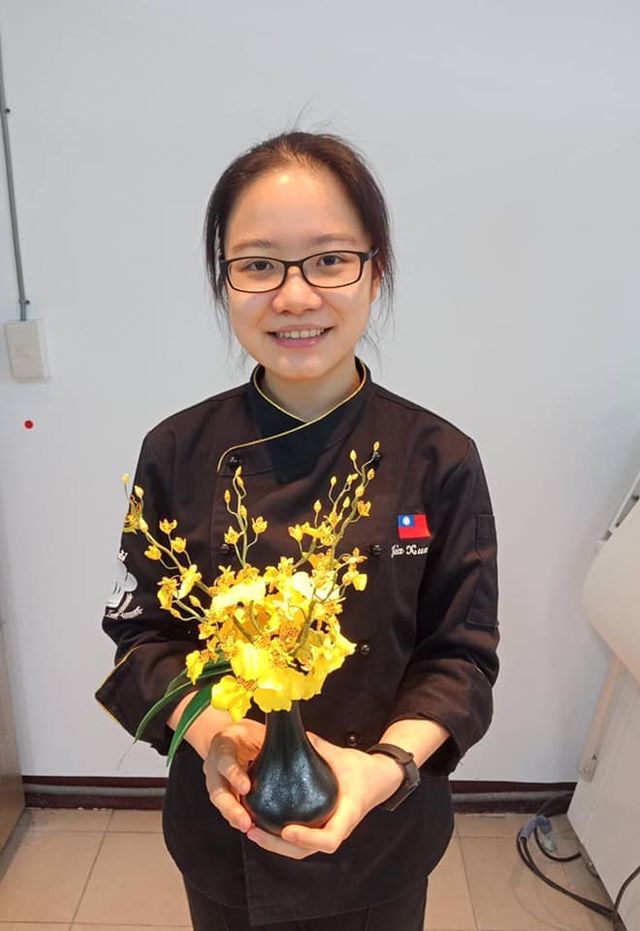 2022 荷蘭國際餐飲挑戰賽（NICC）
    育達高中餐旅群校友林珈萱  奪得「糖花工藝展示」金牌
