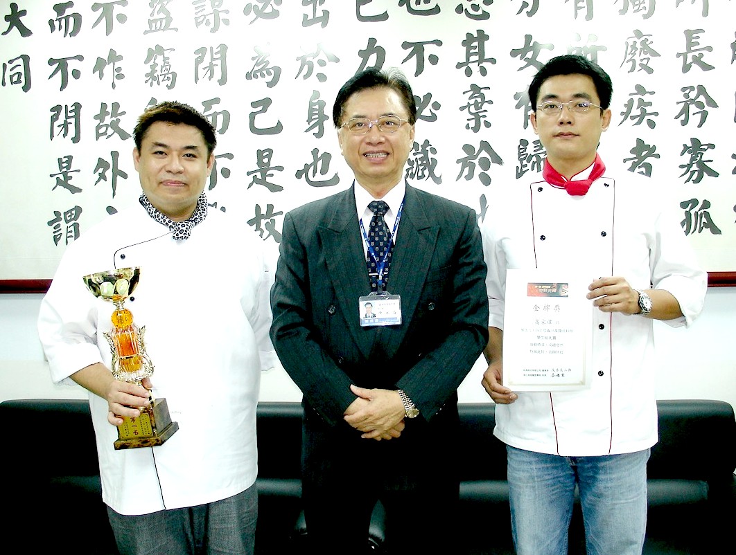 龜甲萬盃烹飪大賽   周景堯、傅毅鈞從253隊五星主廚中勝出勇奪社會組冠軍