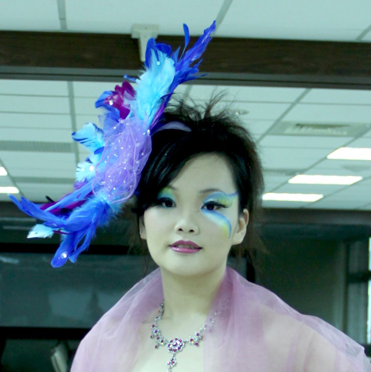 美容科參加全國技藝大賽 真人晚宴化妝全國第三  新娘圖妝設計全國第四
