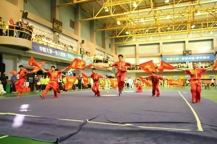 舞旗表演